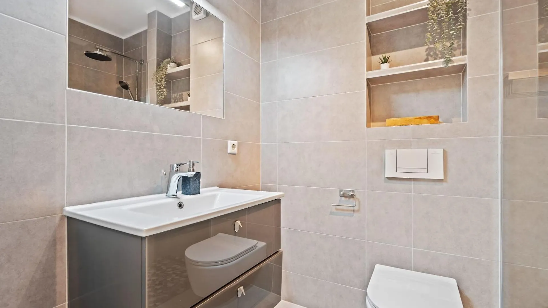 Apartment Modern 1Br Apt With Balcony & City View Sanem